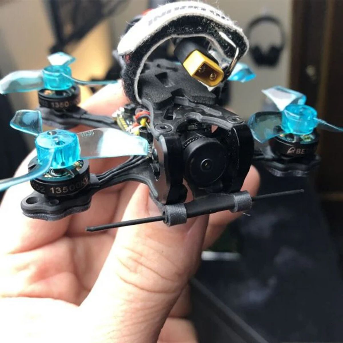 8/16 пар пропеллеров Gemfan 1635 1.6x3.5x3 3-лопастные PC 1/1.5мм 40мм CW/CCW для FPV Tinywhoop 1103/1105 8/16 пар пропеллеров Gemfan 1635 1.6x3.5x3 3-лопастные PC 1/1.5мм 40мм CW/CCW для FPV Tinywhoop 1103/1105