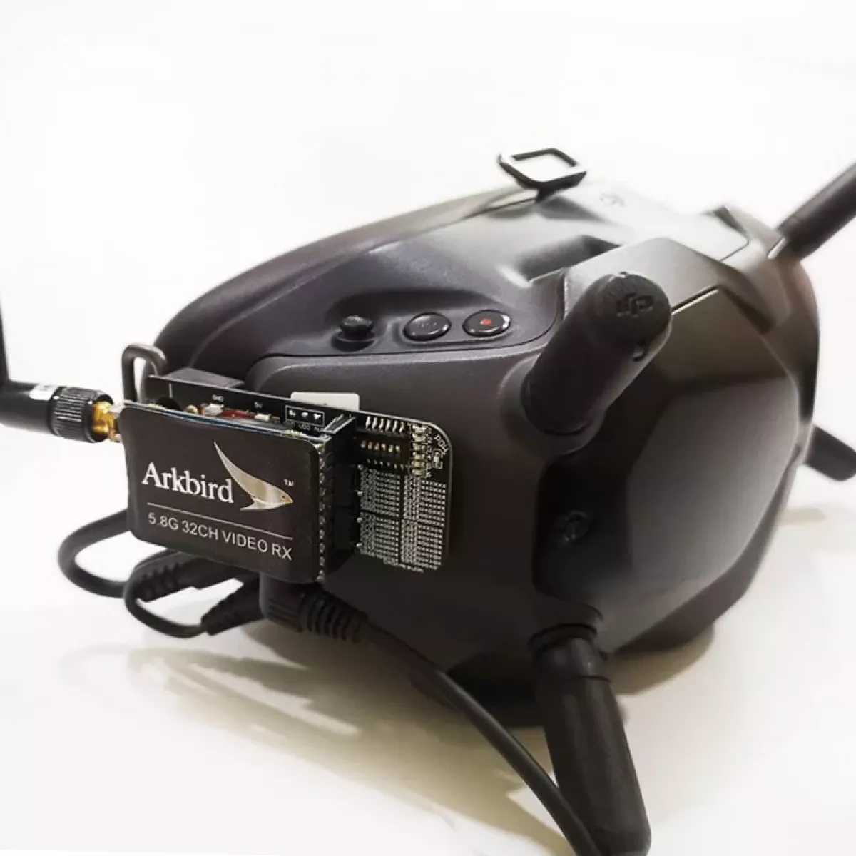 Arkbird 5.8G 32CH передатчик-приёмник видео для DJI очков, HD в аналог Fat Shark Arkbird 5.8G 32CH передатчик-приёмник видео для DJI очков, HD в аналог Fat Shark